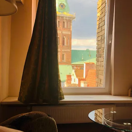 Cozy Mansard In The Heart Of Old